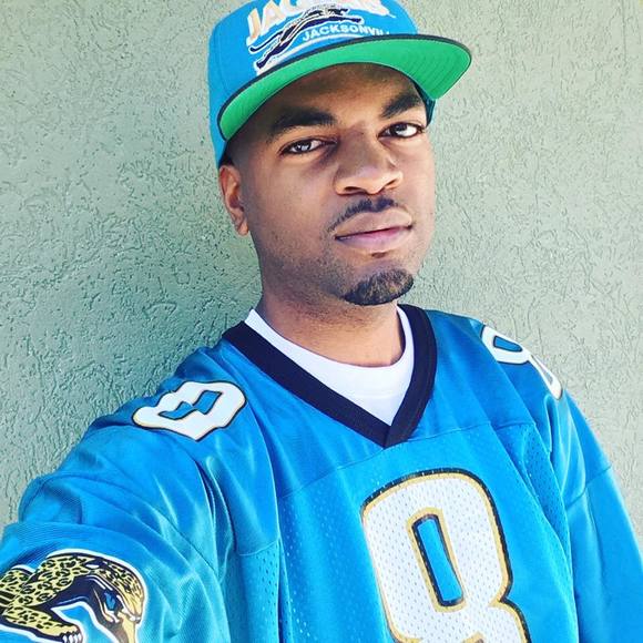 Meet your Posher, Carlos - Picture 1 of 1